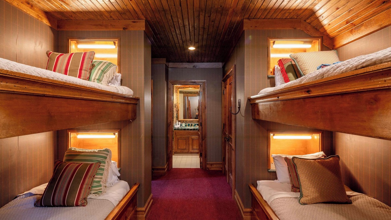 Photo of Bedroom in Warm Springs