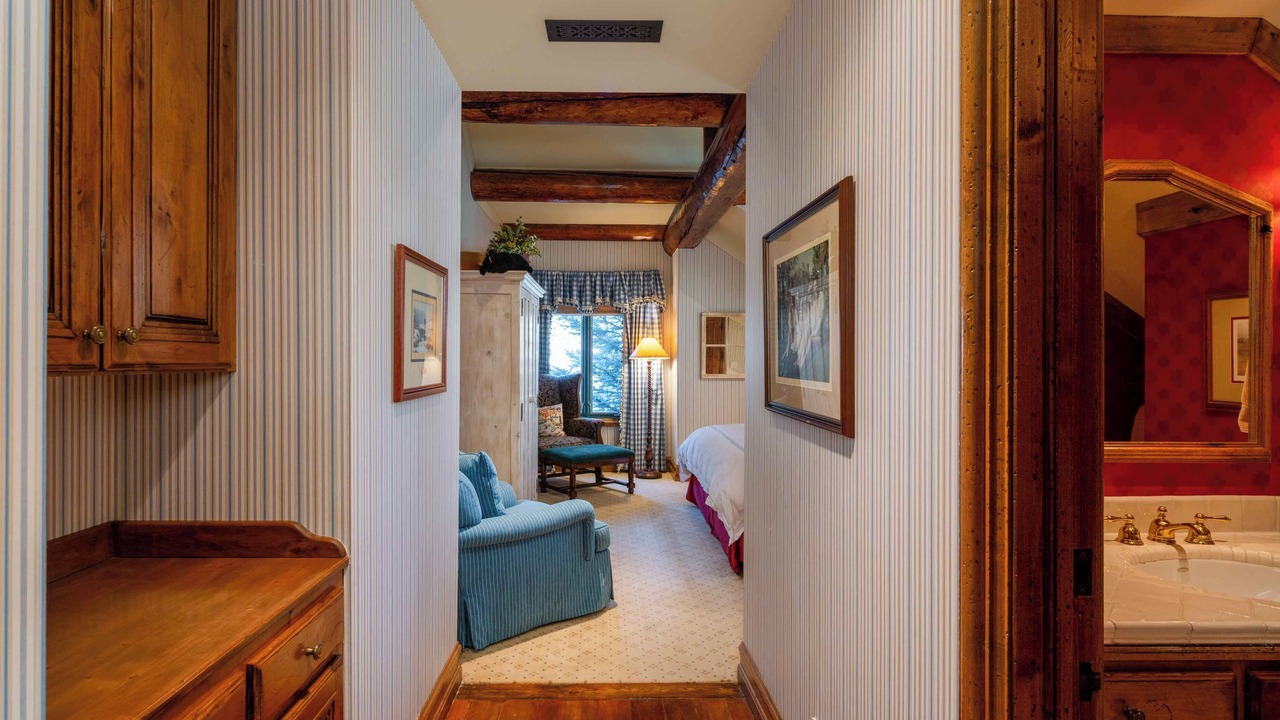 Photo of Bedroom in Warm Springs
