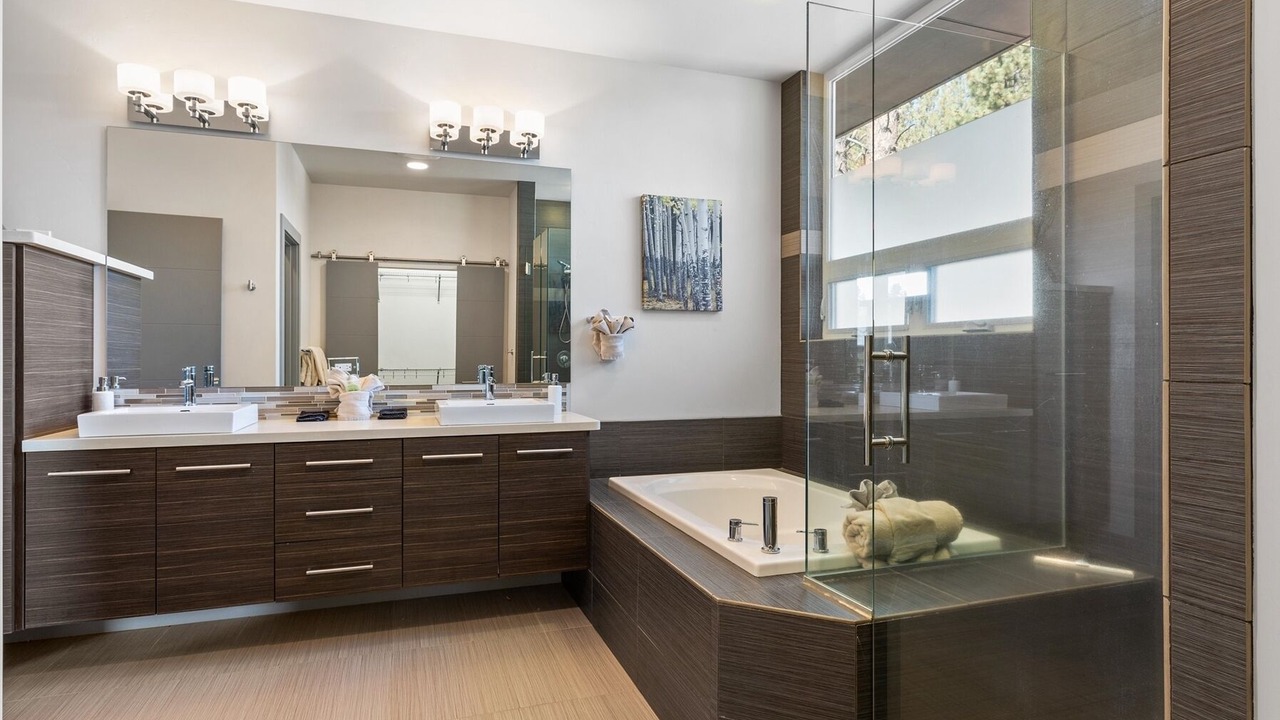 Photo of Bathroom in Westbrook Meadows