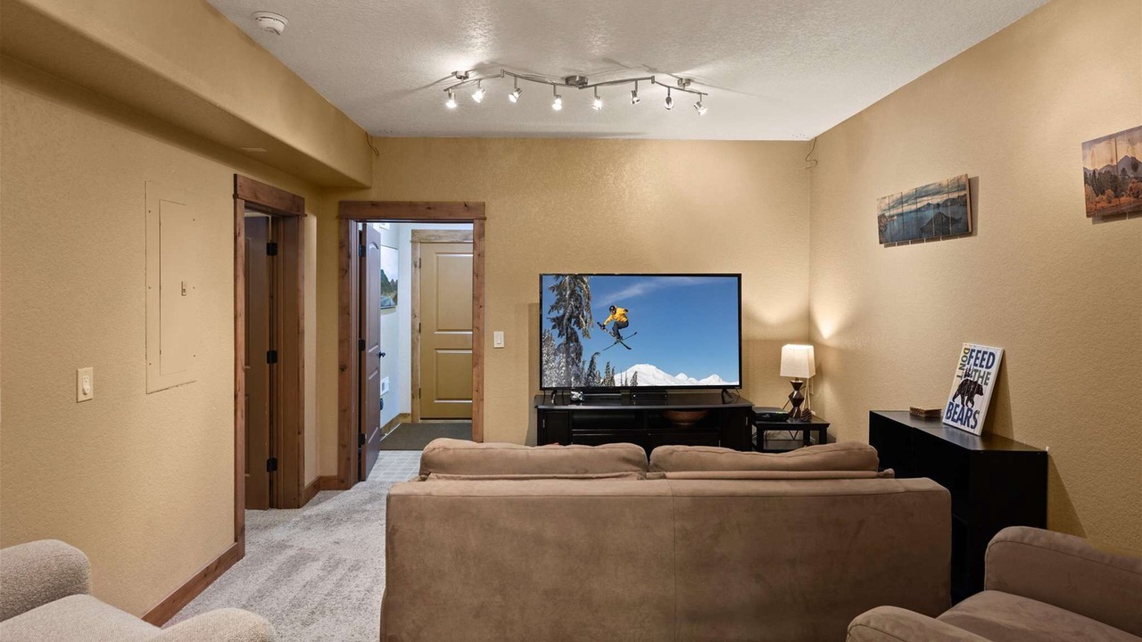 Photo of Livingroom in RiverWild