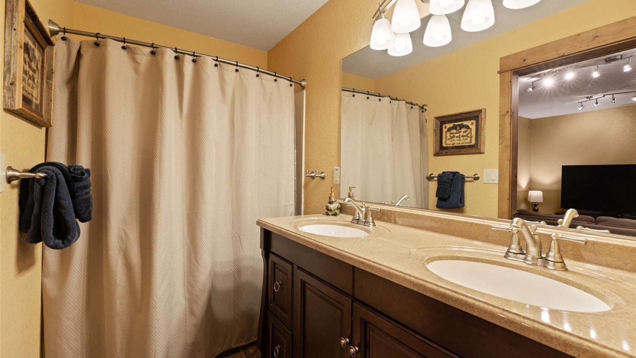 Photo of Bathroom in RiverWild