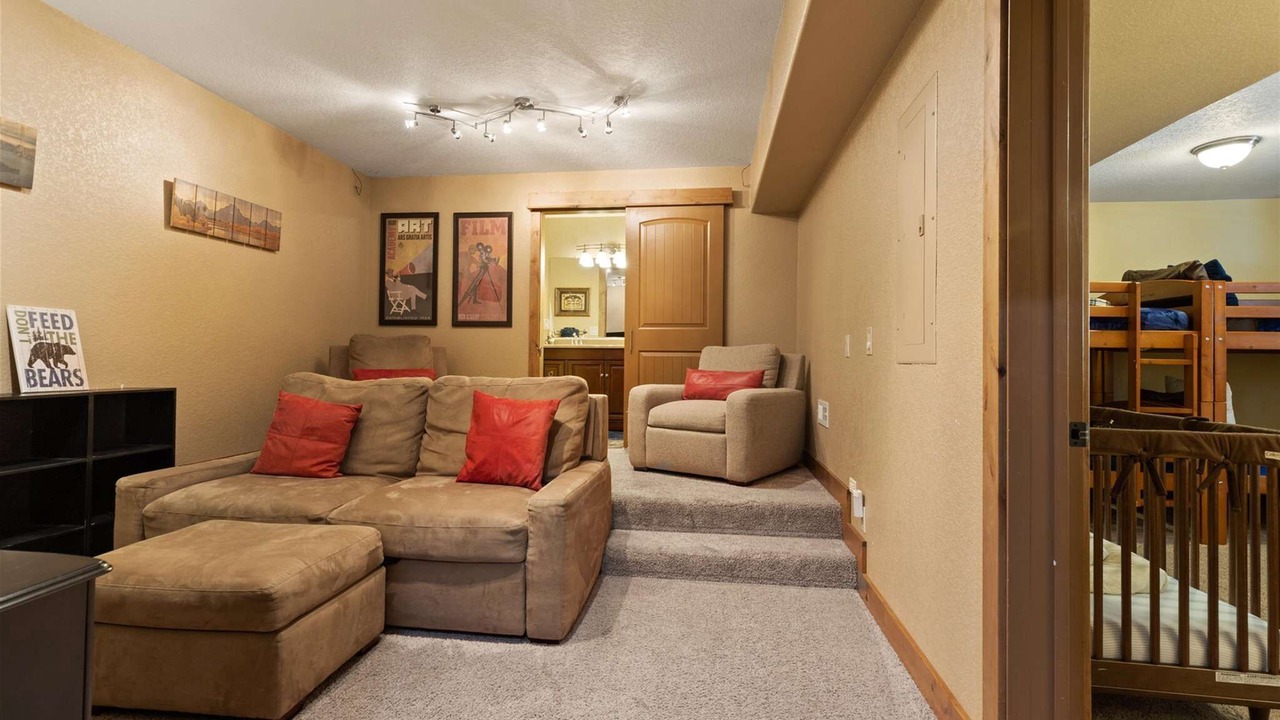 Photo of Livingroom in RiverWild