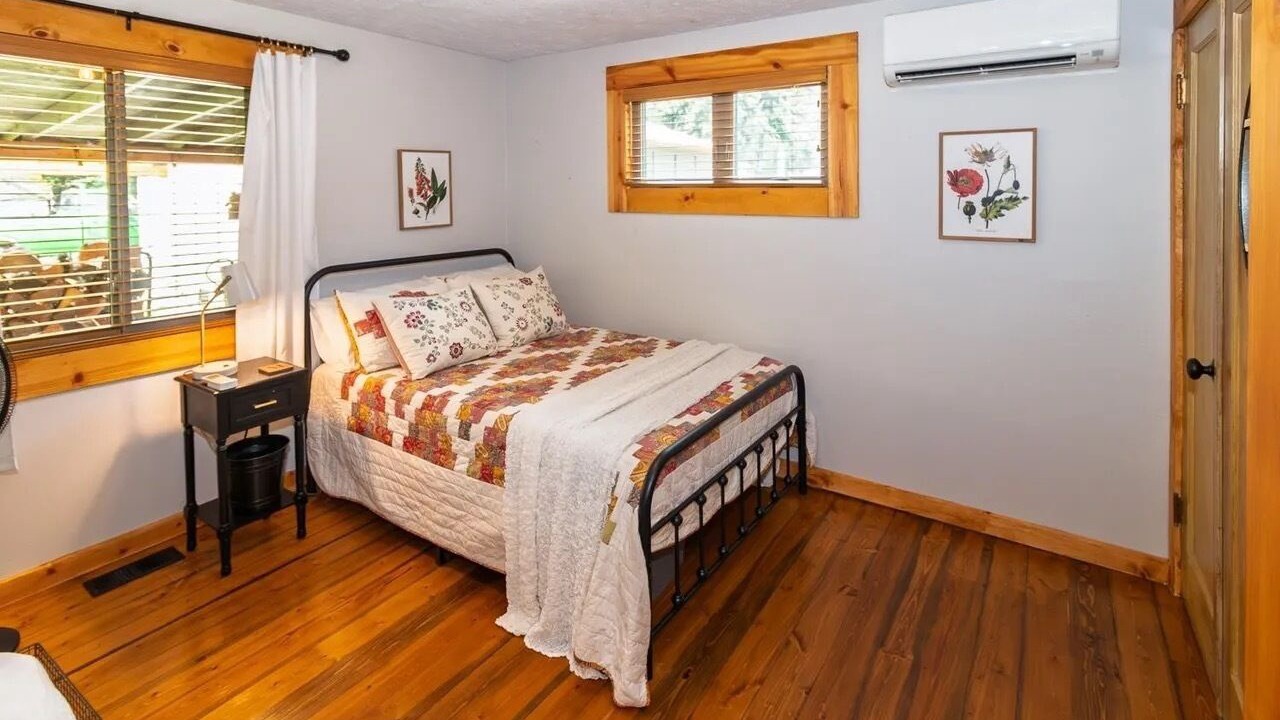 Photo of Bedroom in Elk