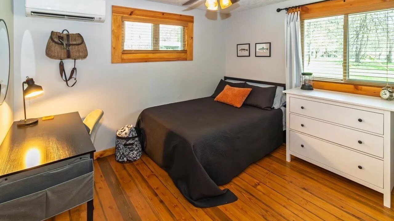 Photo of Bedroom in Elk