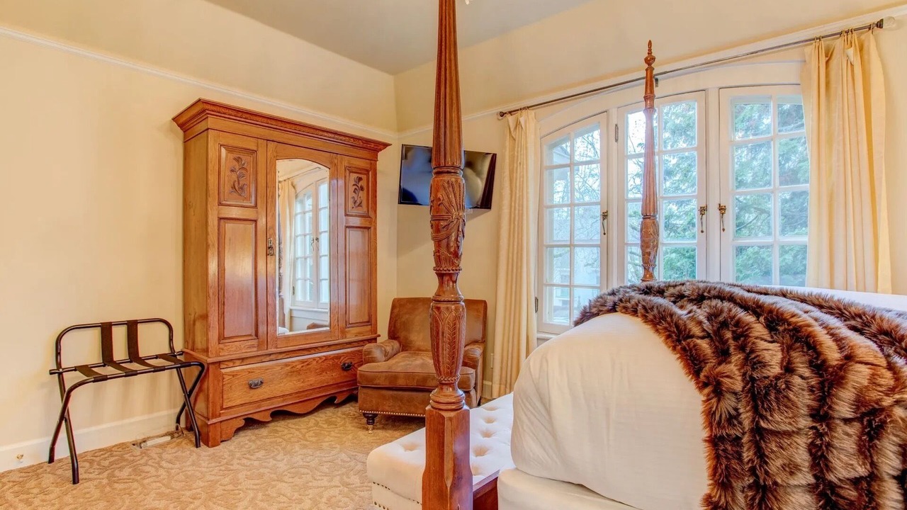 Photo of Bedroom in Irvington