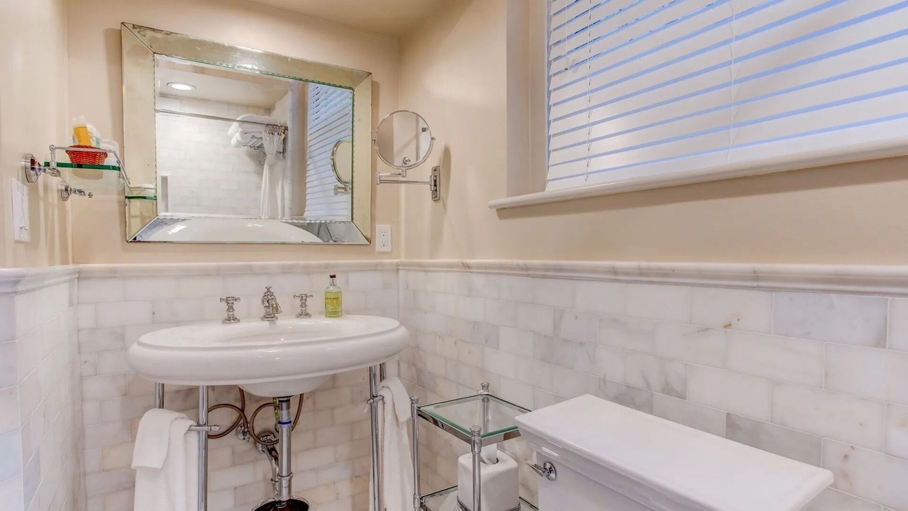 Photo of Bathroom in Irvington