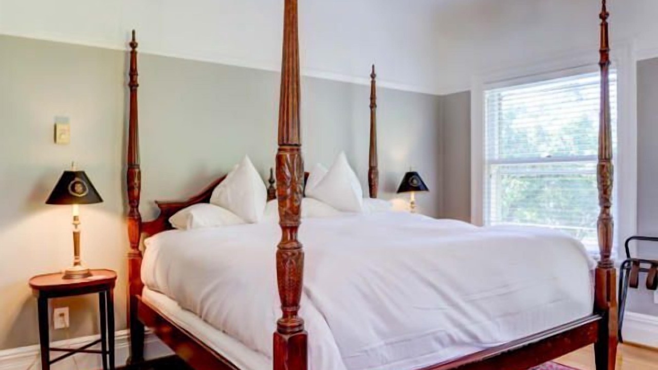 Photo of Bedroom in Irvington