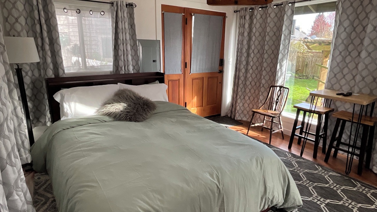 Photo of Bedroom in Southeast Magnolia