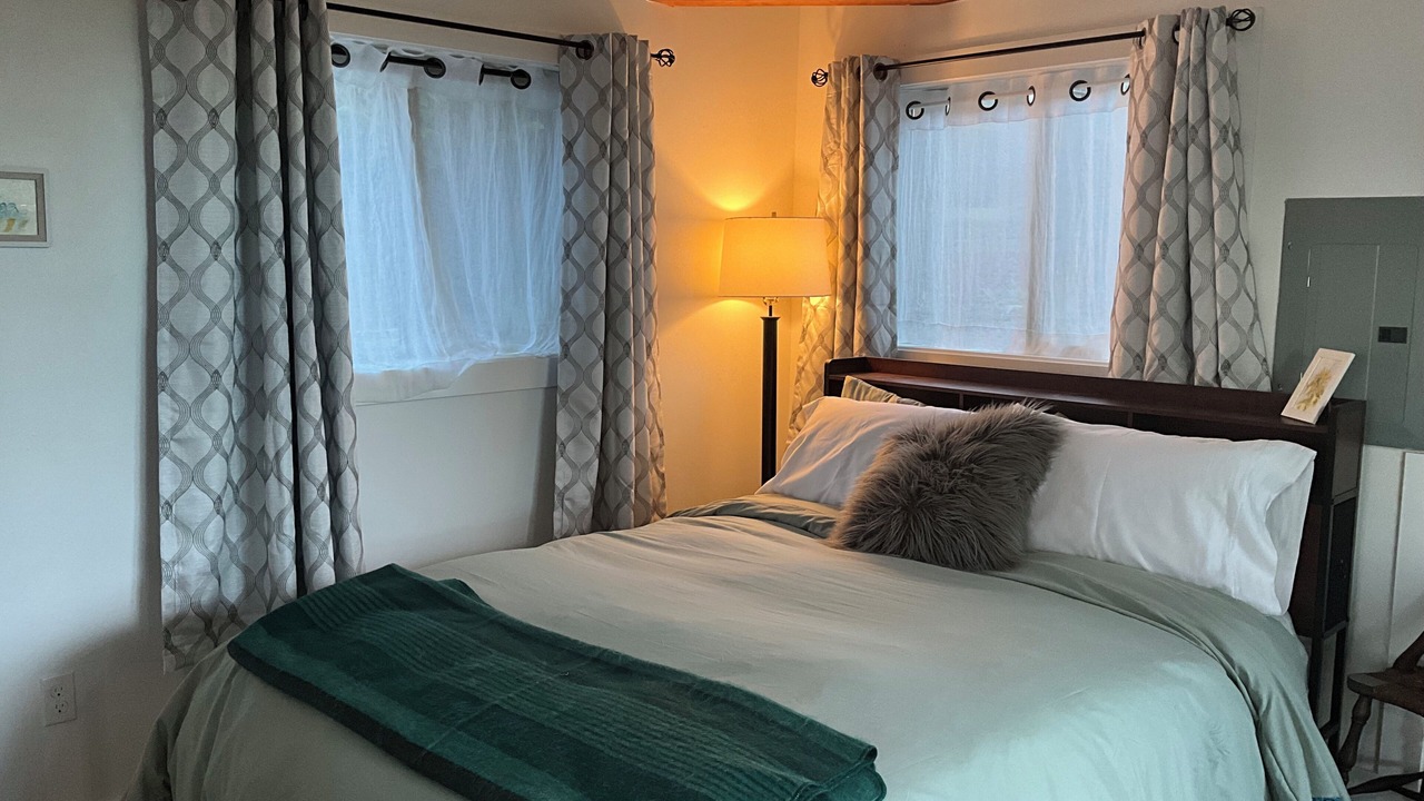 Photo of Bedroom in Southeast Magnolia
