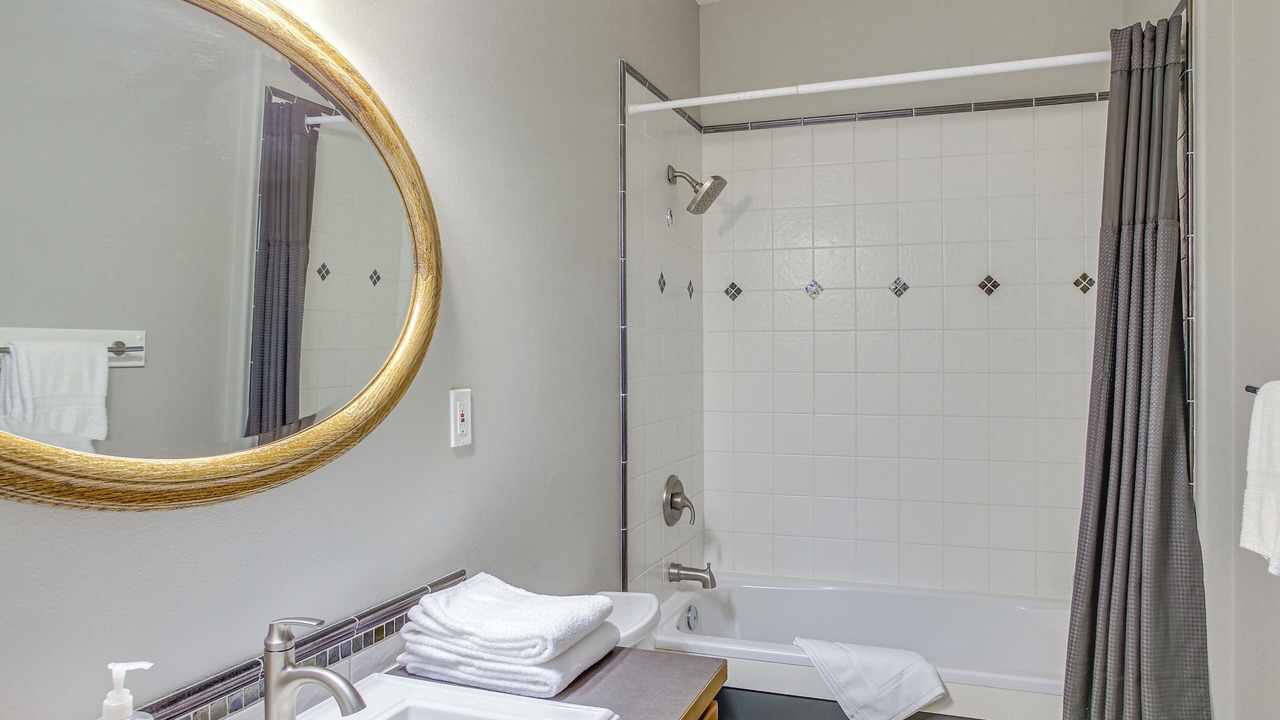 Photo of Bathroom in Athol