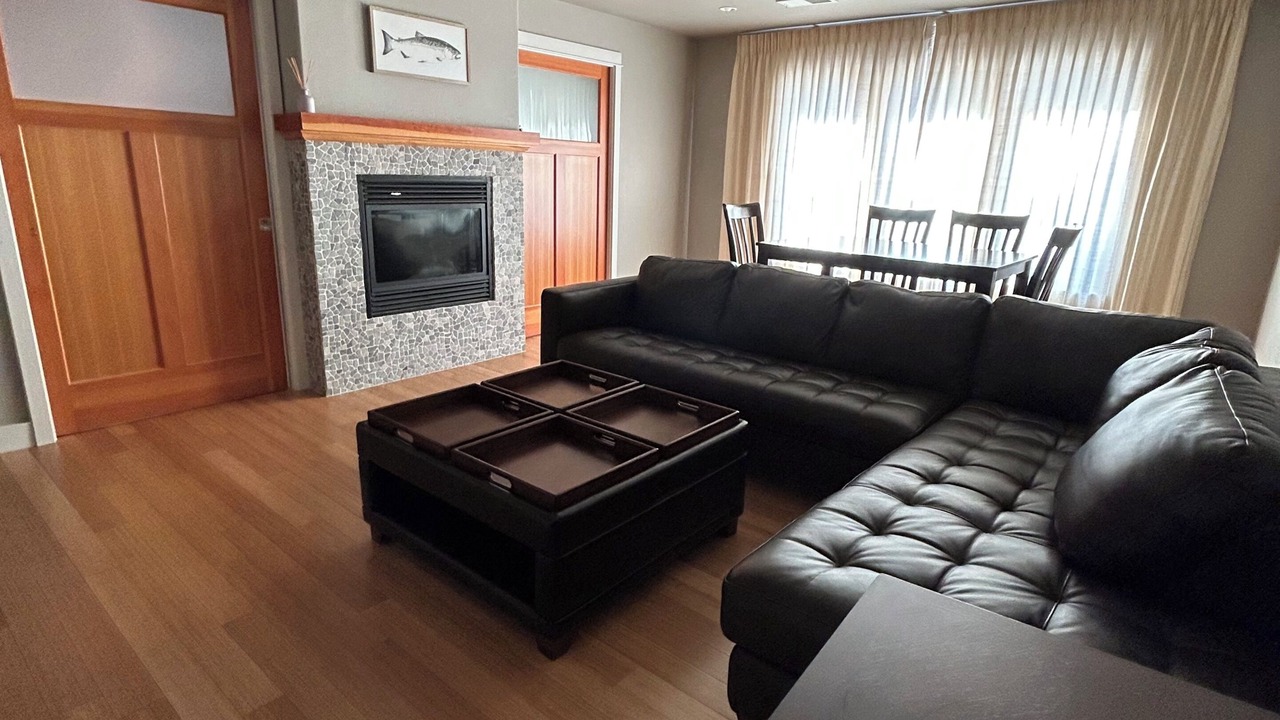 Photo of Livingroom in Tri-City