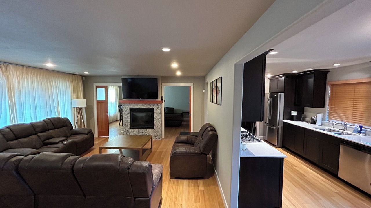 Photo of Livingroom in Tri-City