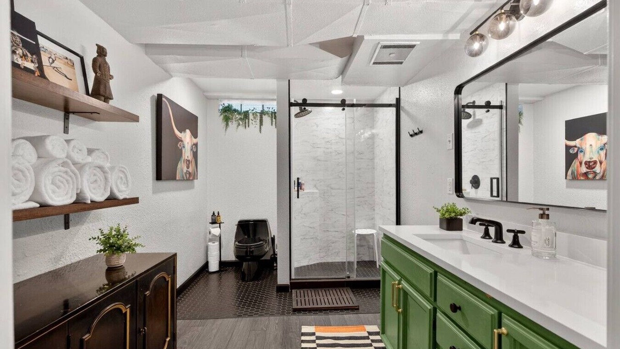 Photo of Bathroom in Roxhill