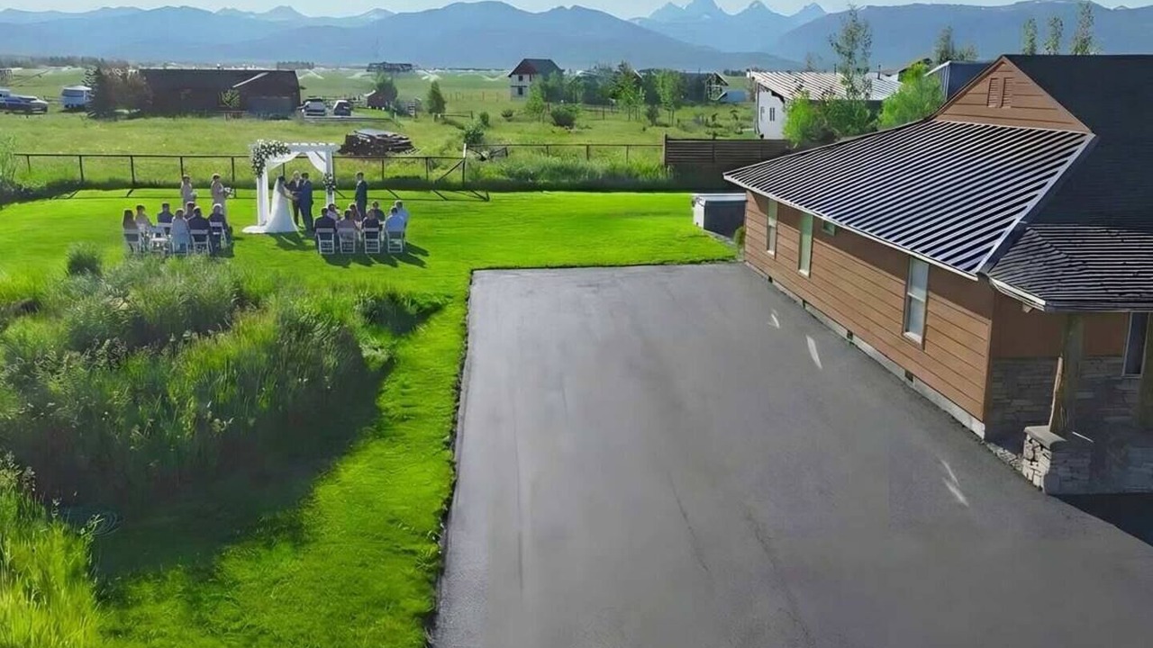 Photo of Outdoor in Leigh Creek Estates
