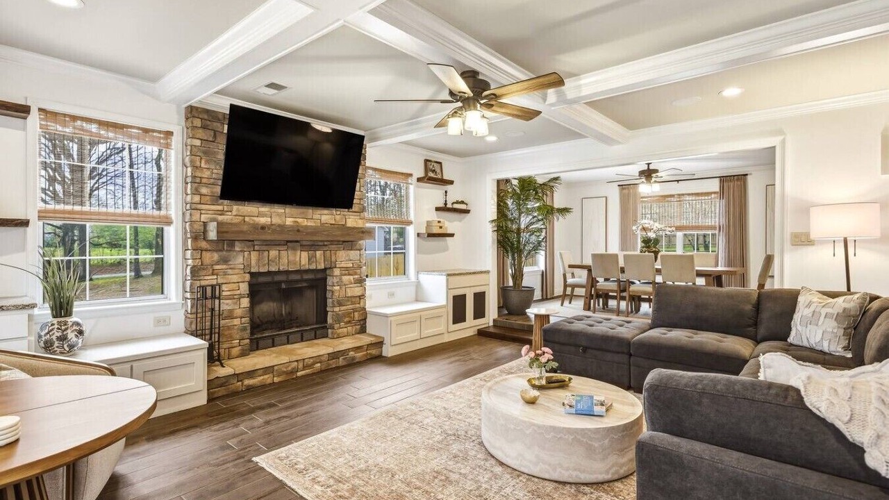 Photo of Livingroom in Mount Pleasant