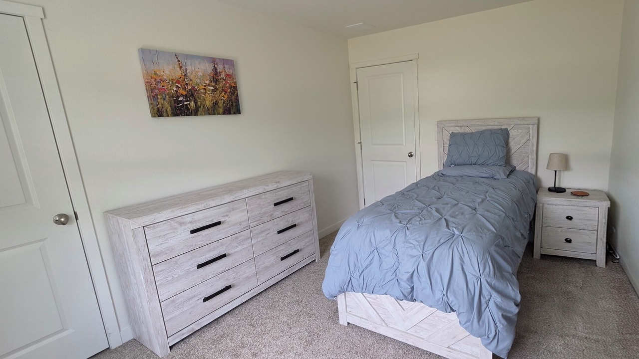 Photo of Bedroom in Mossyrock