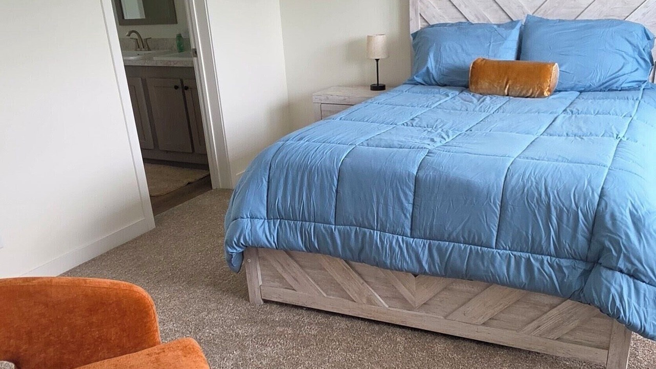 Photo of Bedroom in Mossyrock