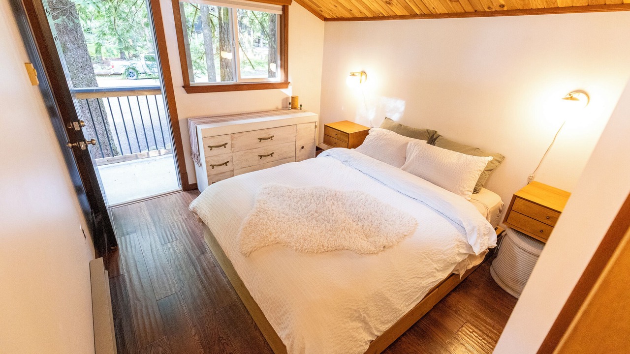 Photo of Bedroom in Glacier
