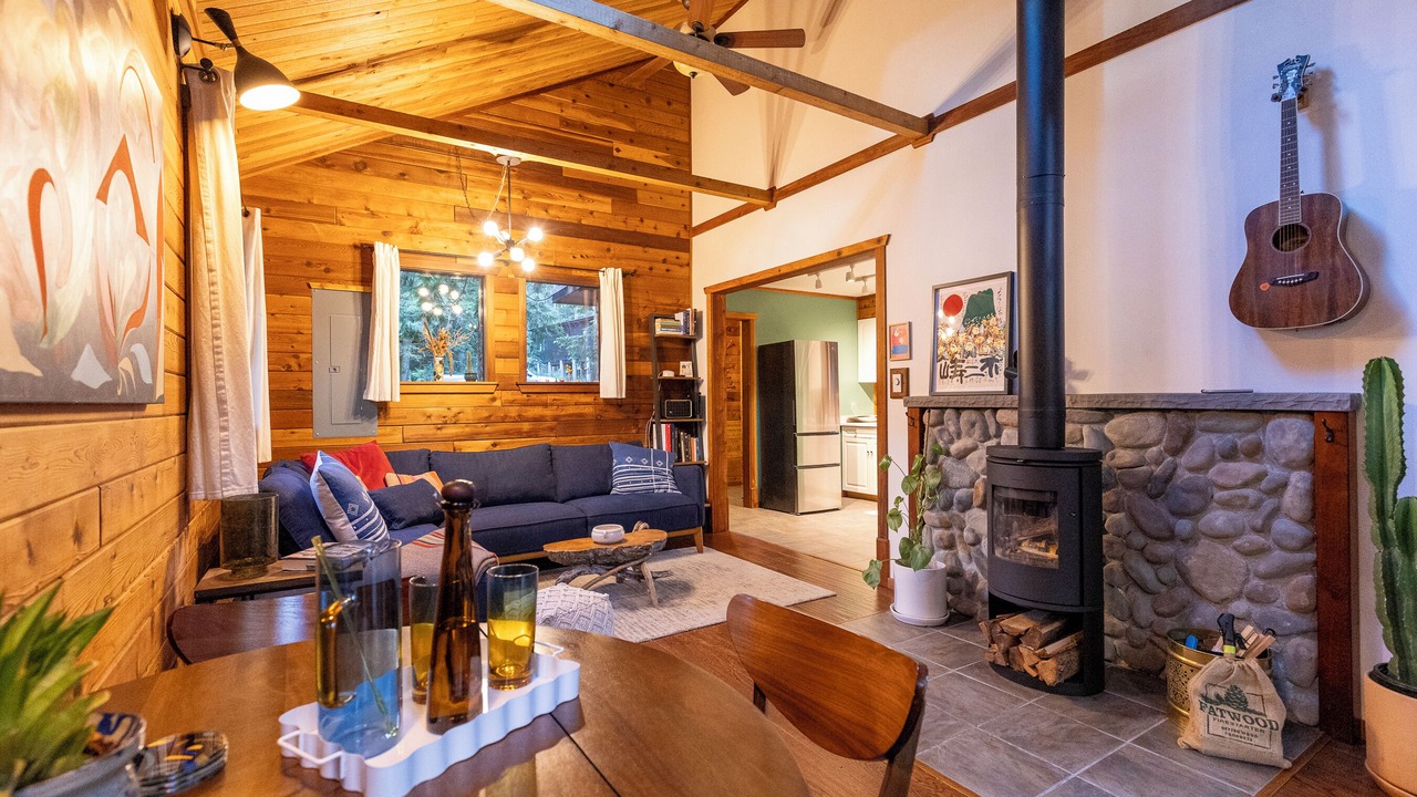 Photo of Livingroom in Glacier