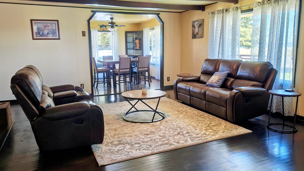 Photo of Livingroom in Fort Klamath