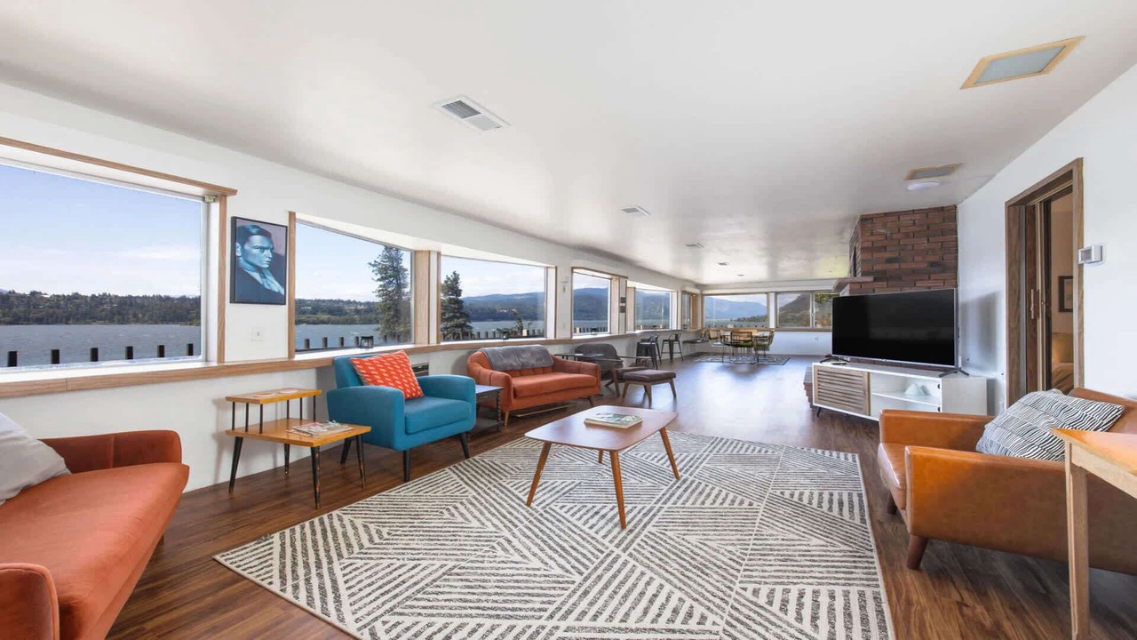 Photo of Livingroom in Underwood