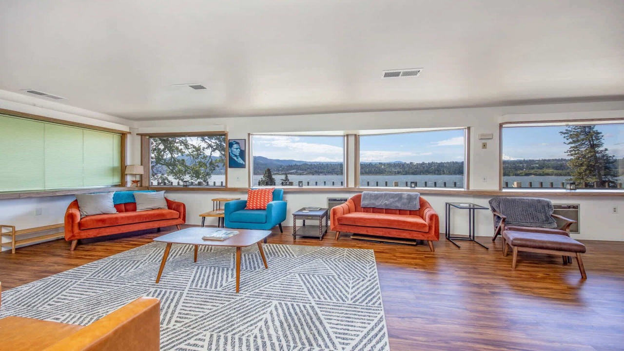 Photo of Livingroom in Underwood