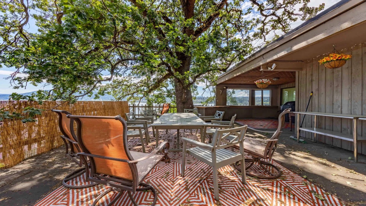Photo of Outdoor in Underwood