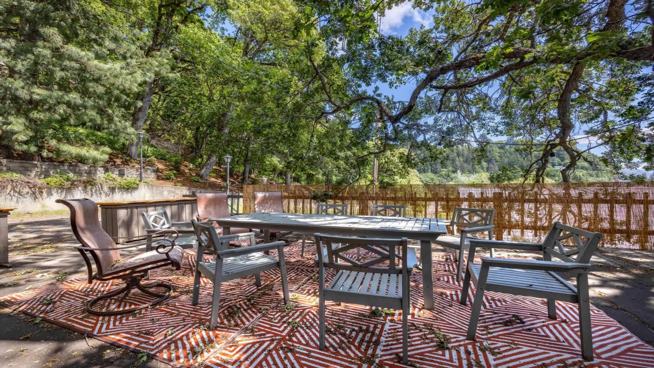 Photo of Outdoor in Underwood