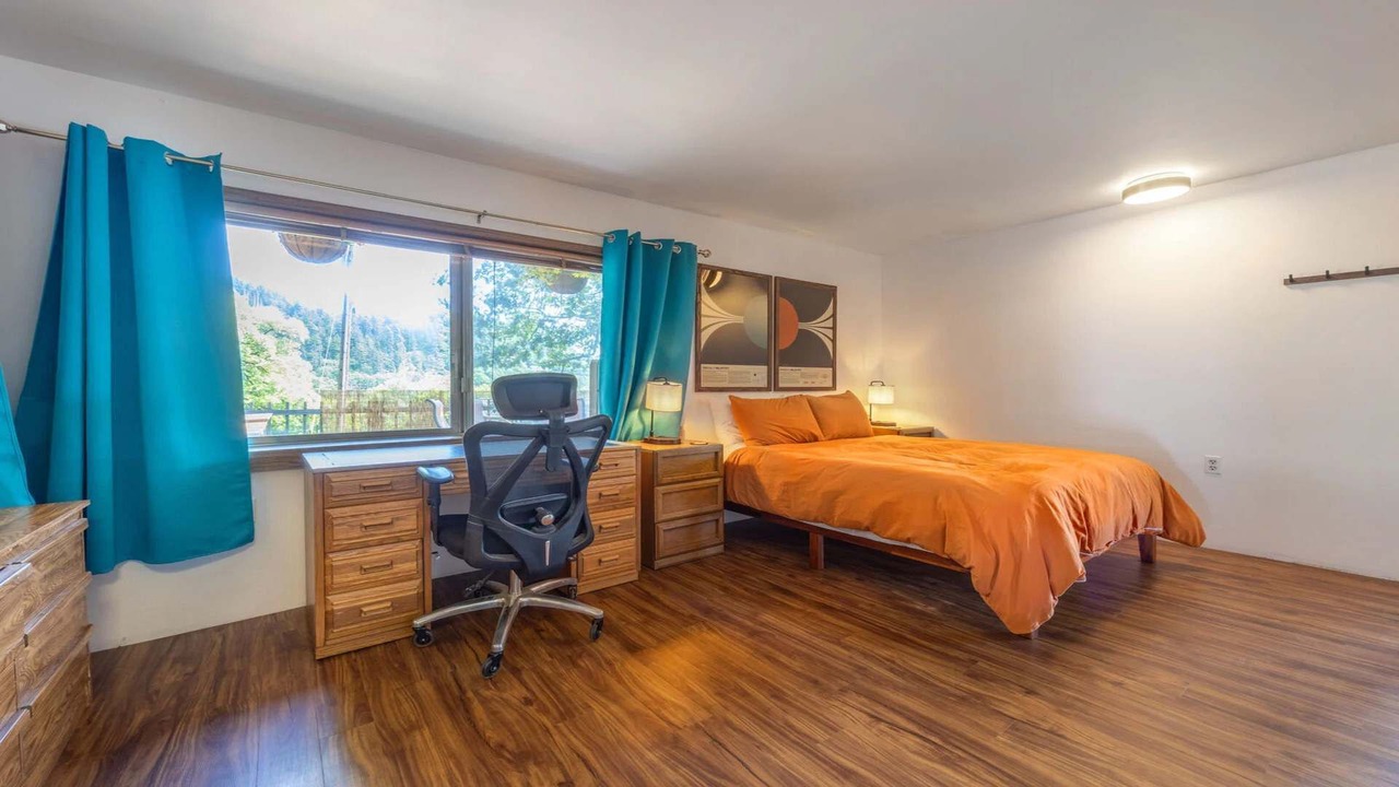 Photo of Bedroom in Underwood