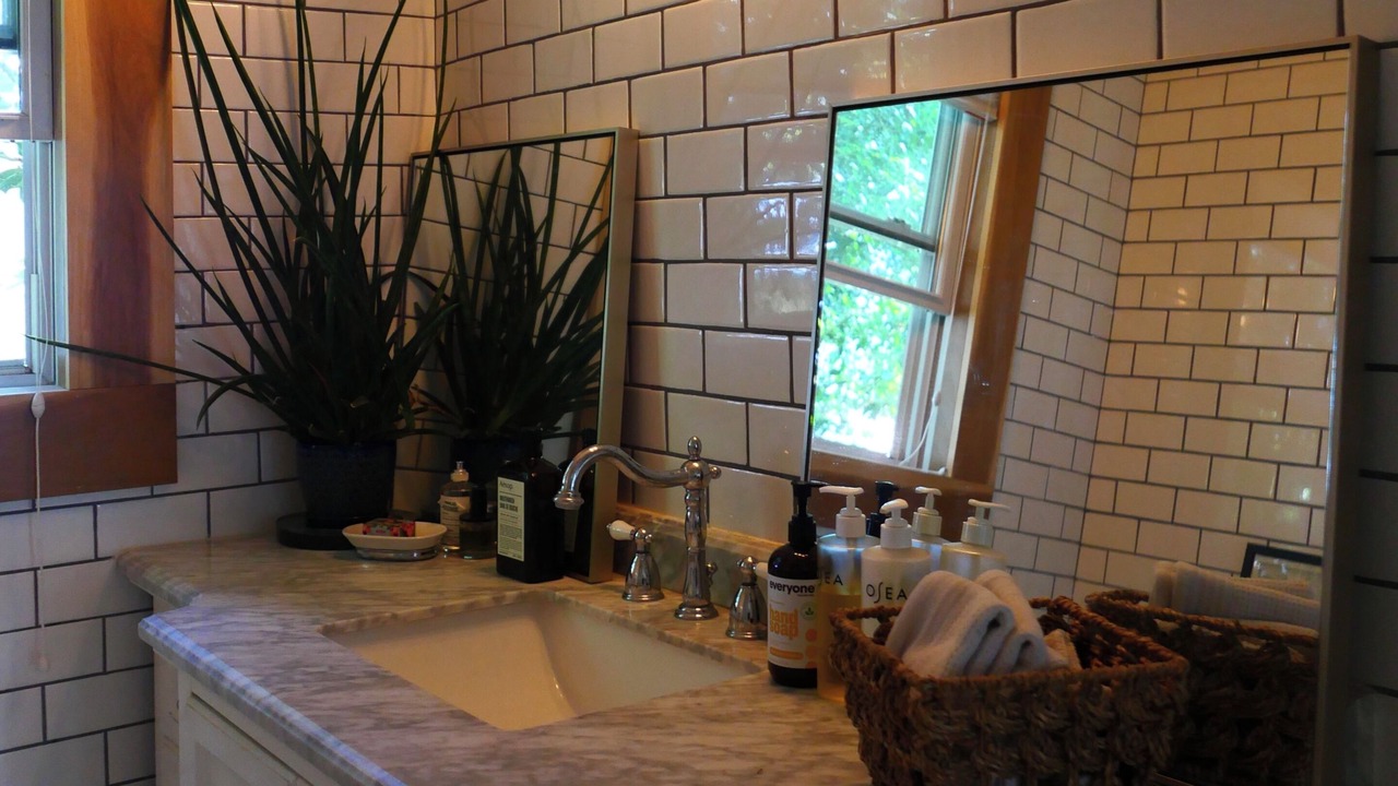 Photo of Bathroom in King