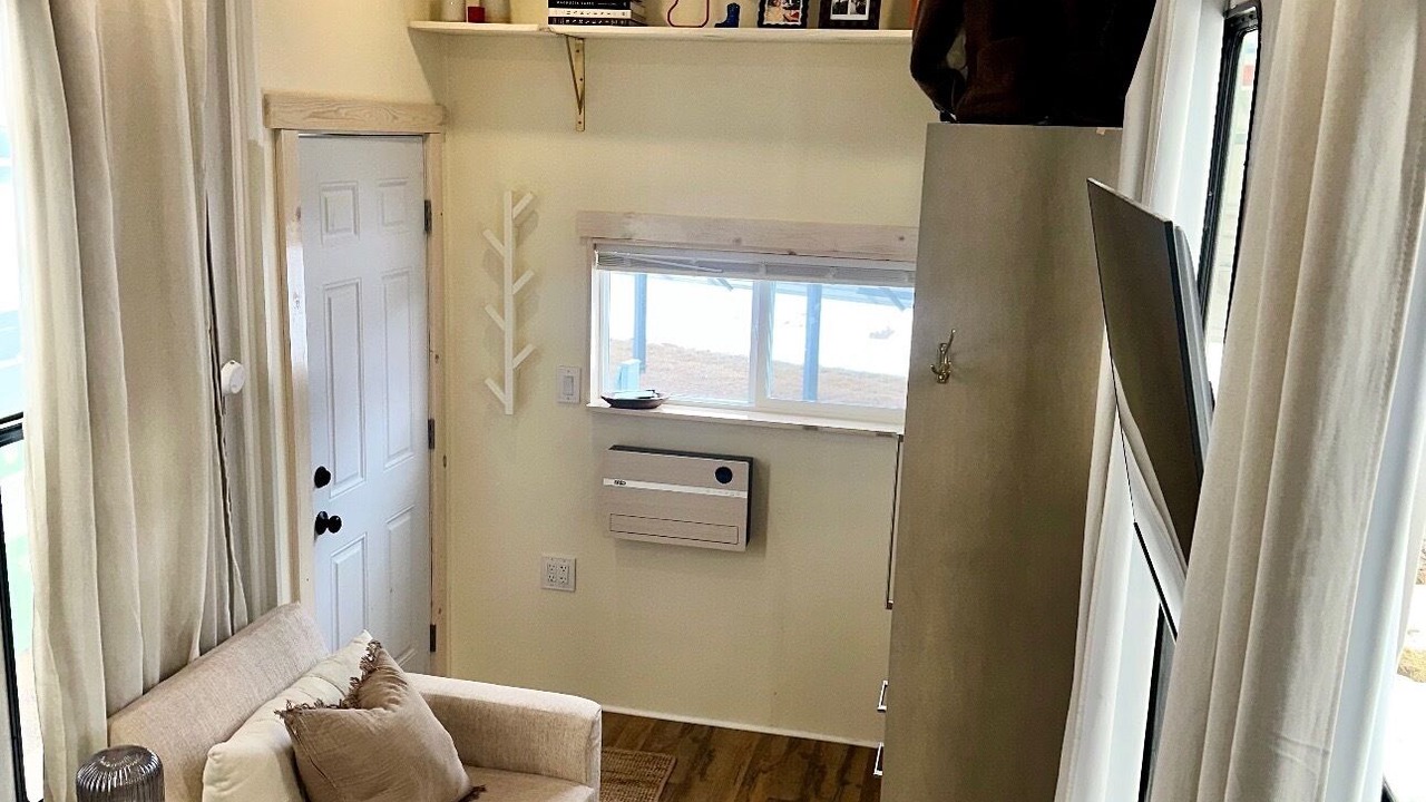 Photo of Livingroom in Last Chance