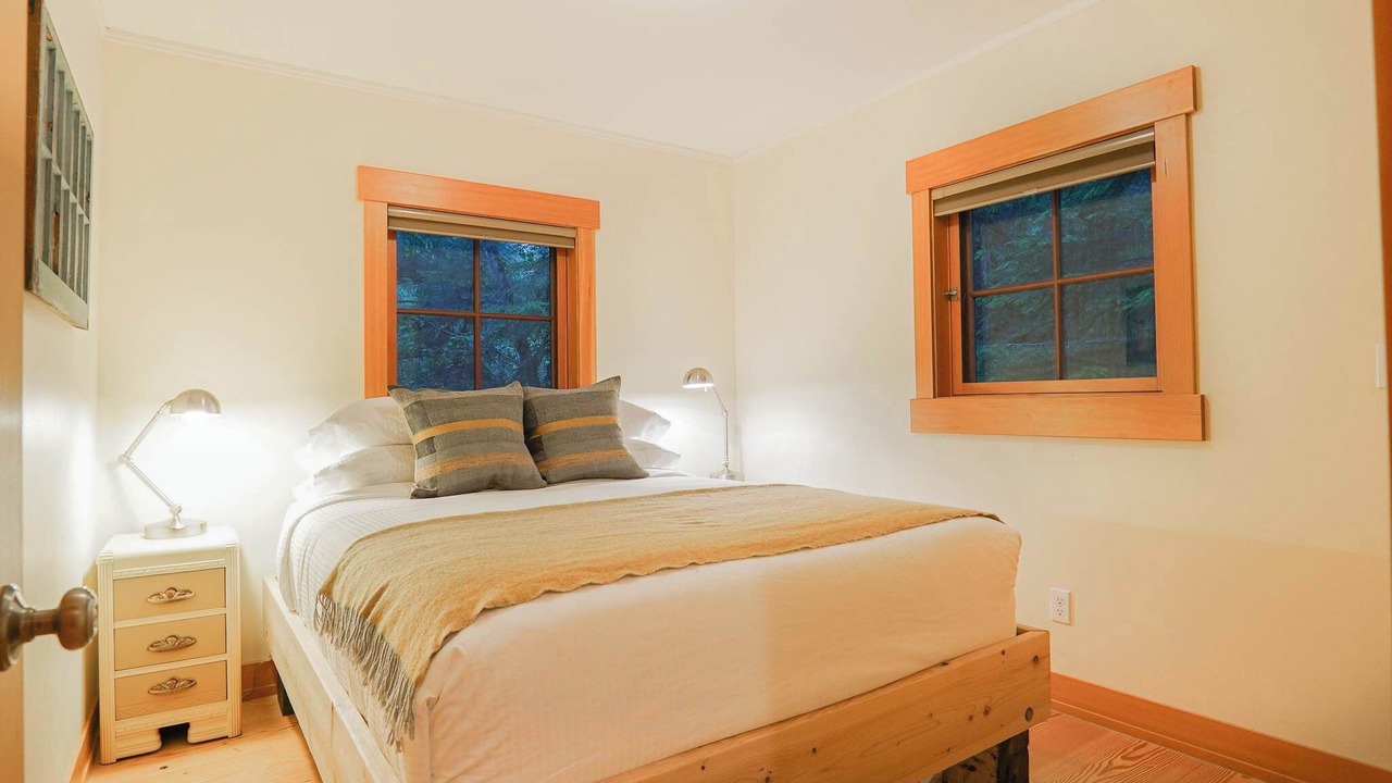 Photo of Bedroom in Glacier