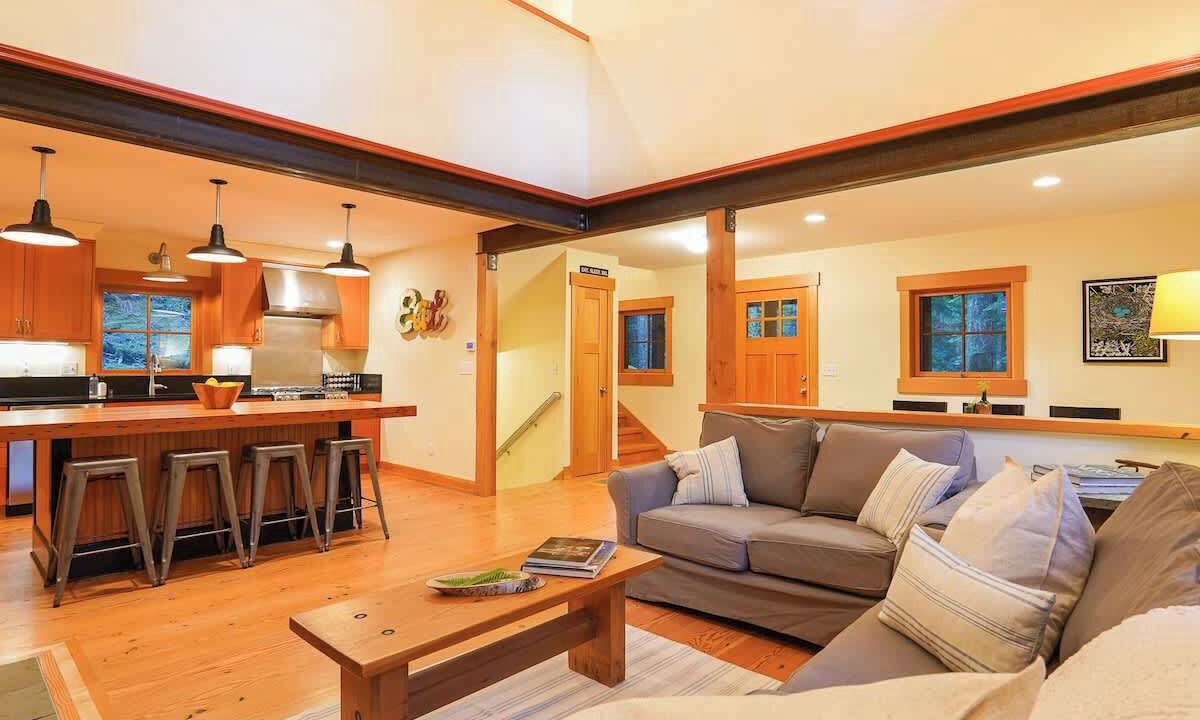 Photo of Livingroom in Glacier