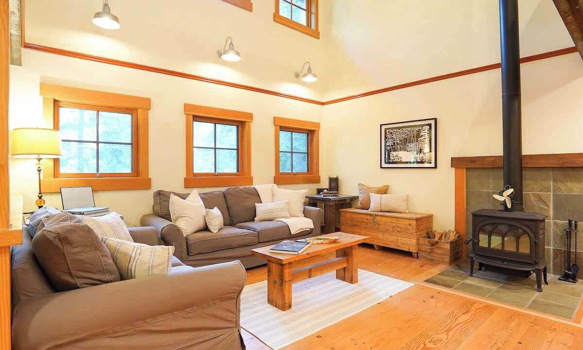 Photo of Livingroom in Glacier