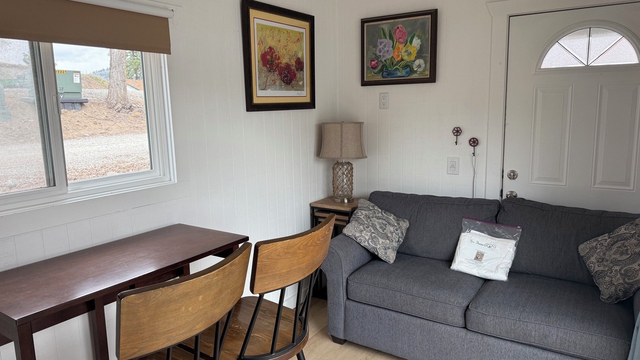 Photo of Livingroom in Republic