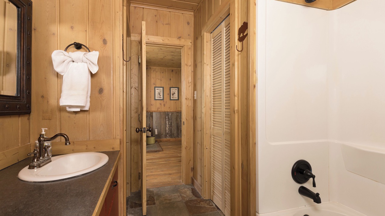 Photo of Bathroom in Lazy Acres