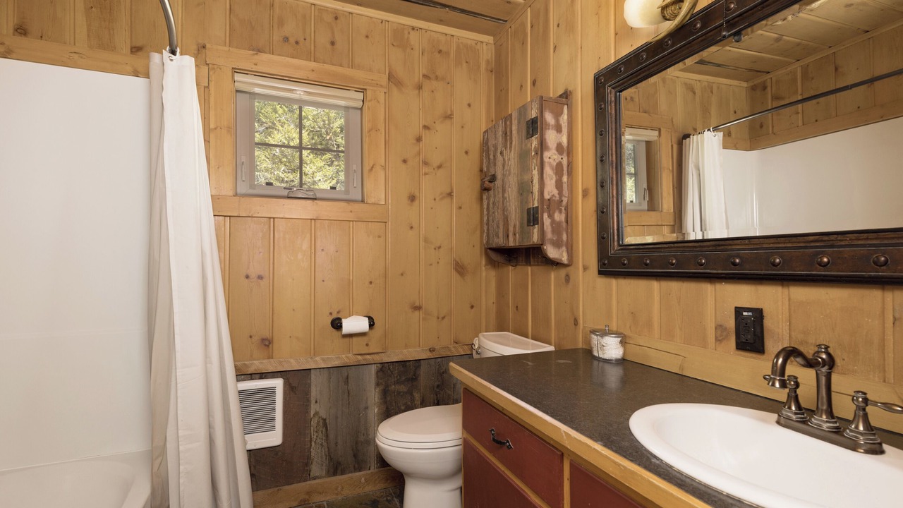 Photo of Bathroom in Lazy Acres