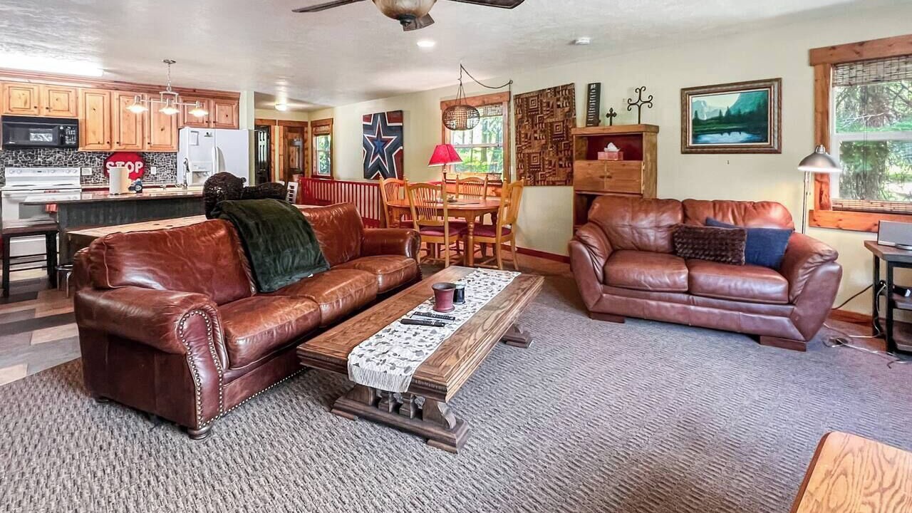 Photo of Livingroom in Cascade
