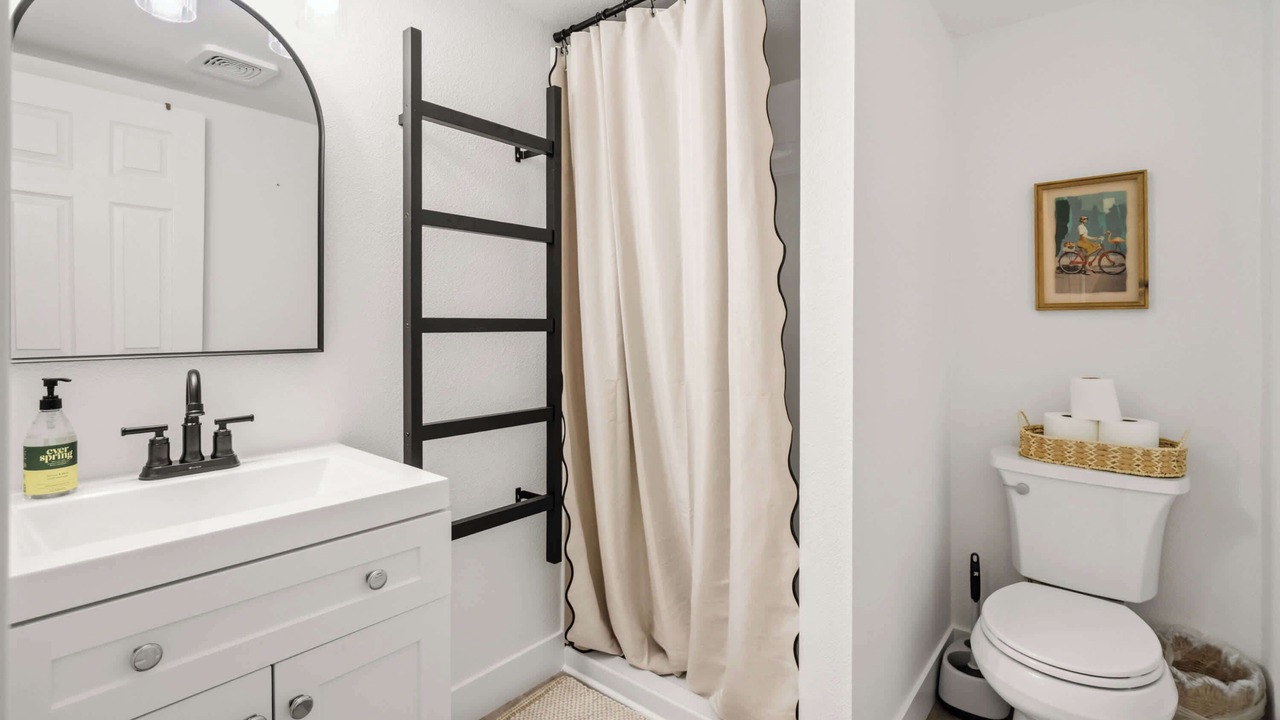 Photo of Bathroom in Diamond Lake