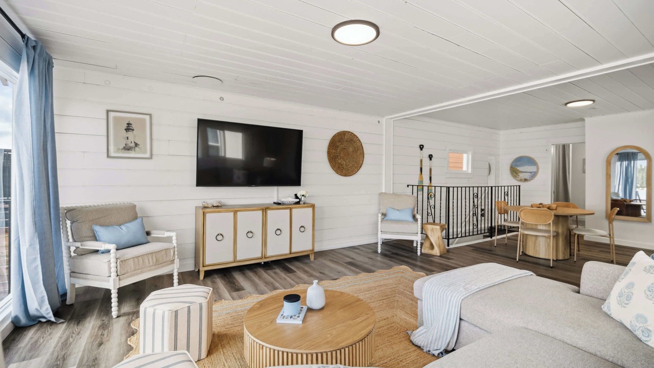 Photo of Livingroom in Diamond Lake