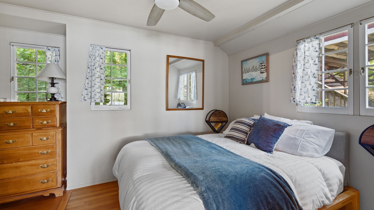 Photo of Bedroom in Loon Lake