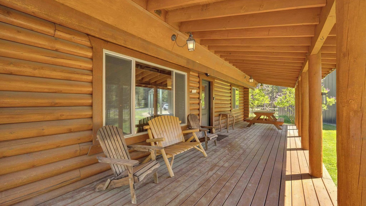Photo of Patio Balcony in Oregon Water Wonderland