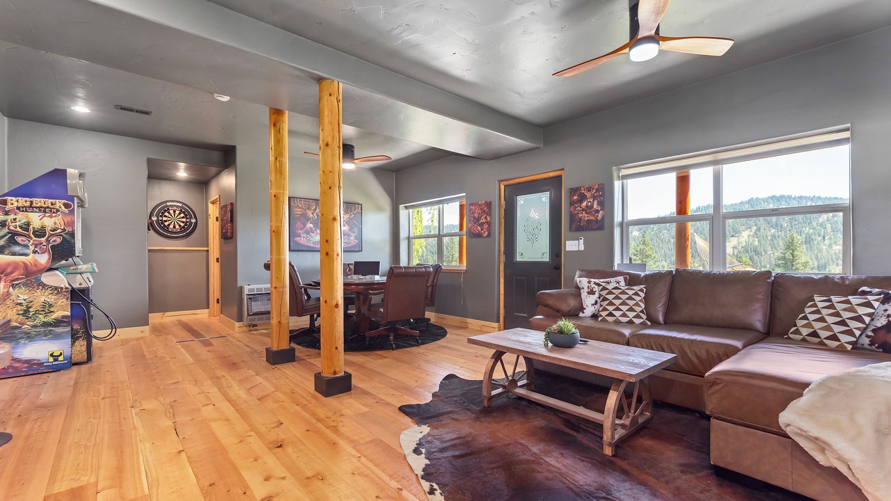 Photo of Bedroom in Garden Valley