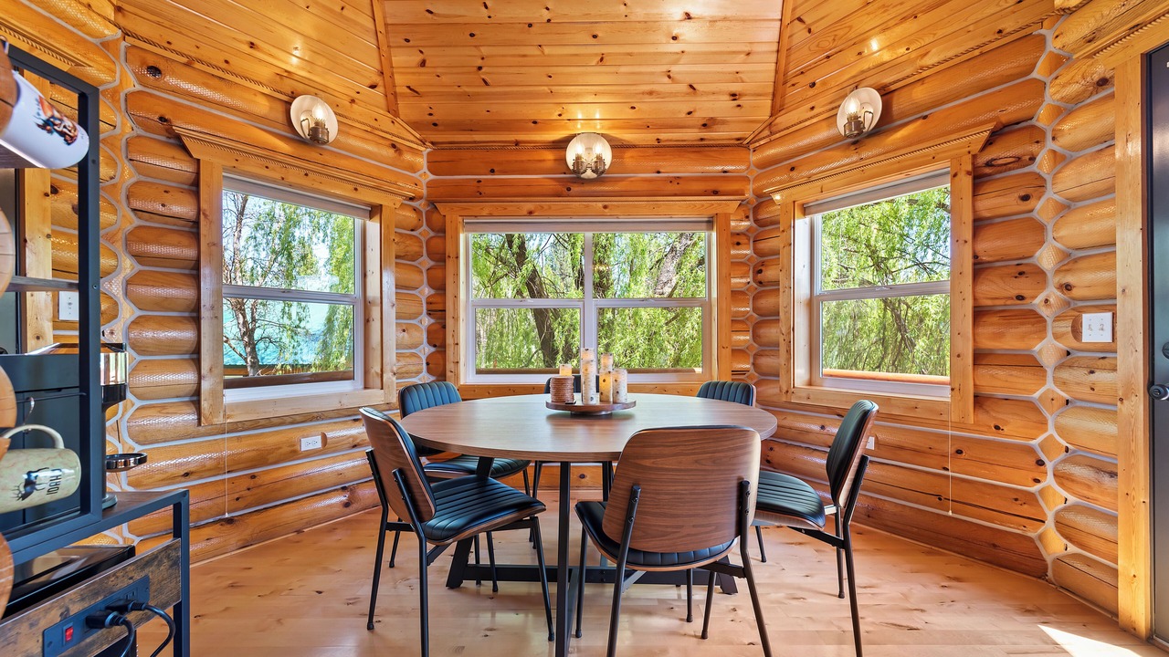 Photo of Livingroom in Garden Valley
