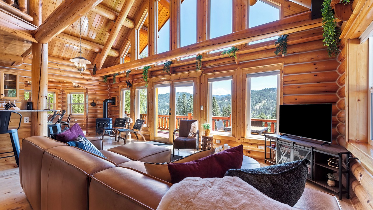 Photo of Bedroom in Garden Valley
