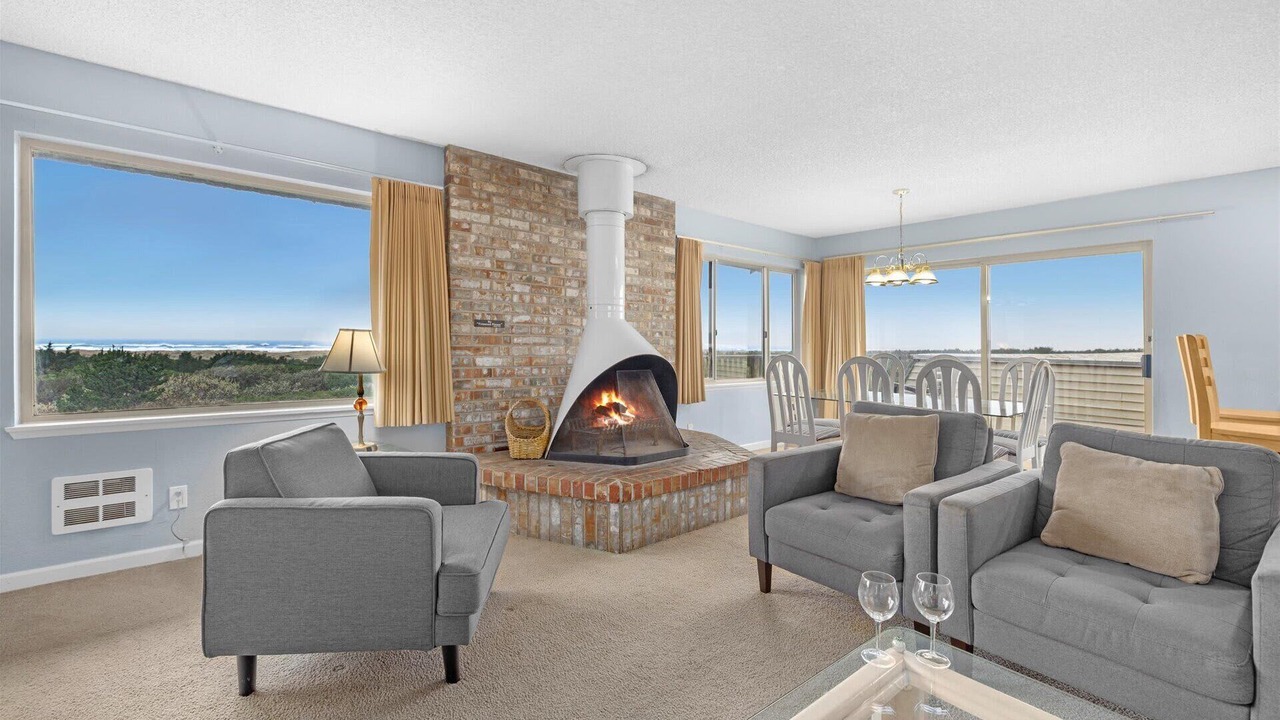 Photo of Livingroom in Ocean Shores