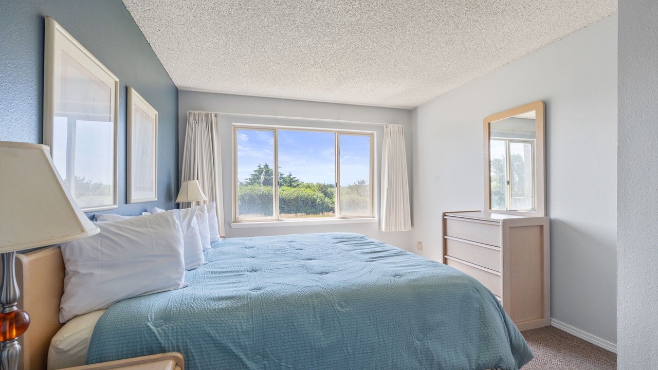 Photo of Bedroom in Ocean Shores