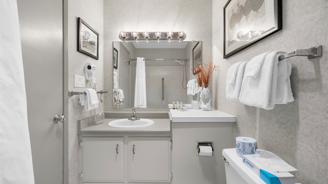 Photo of Bathroom in Ocean Shores