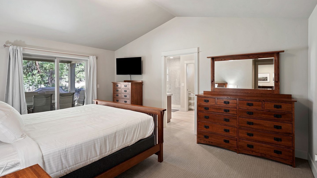 Photo of Bedroom in Deschutes River Woods