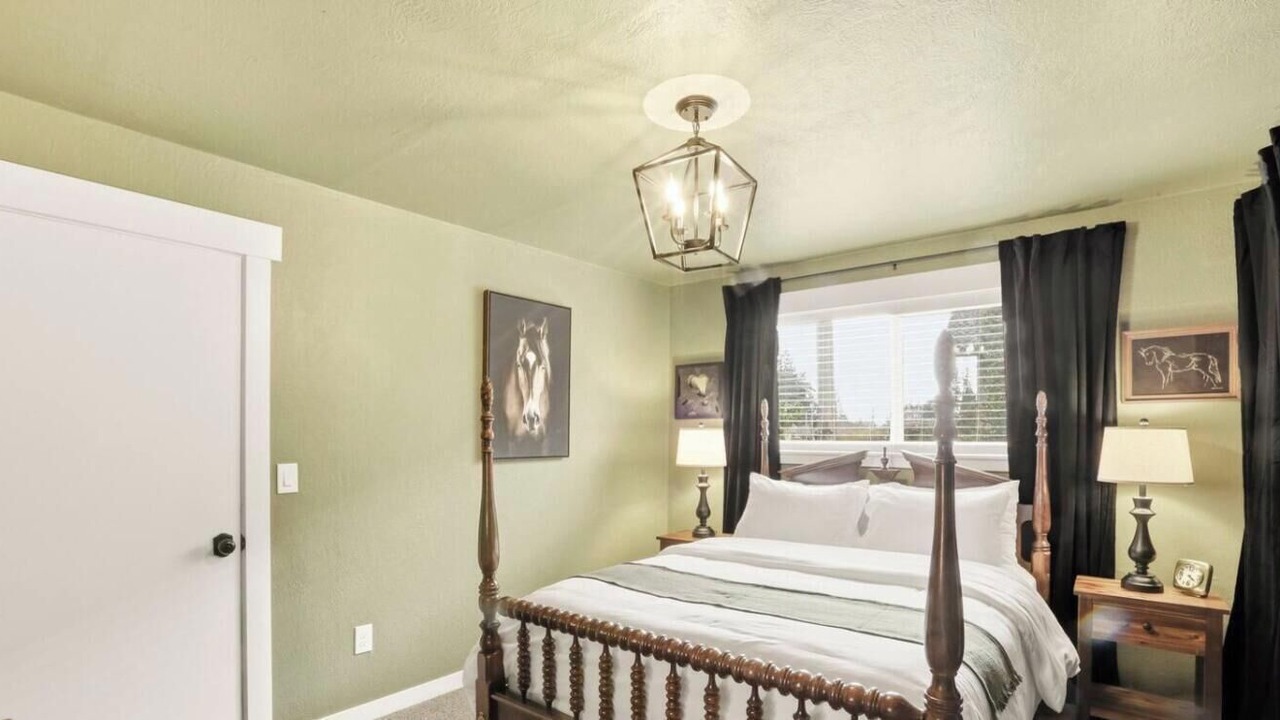 Photo of Bedroom in Sedro-Woolley